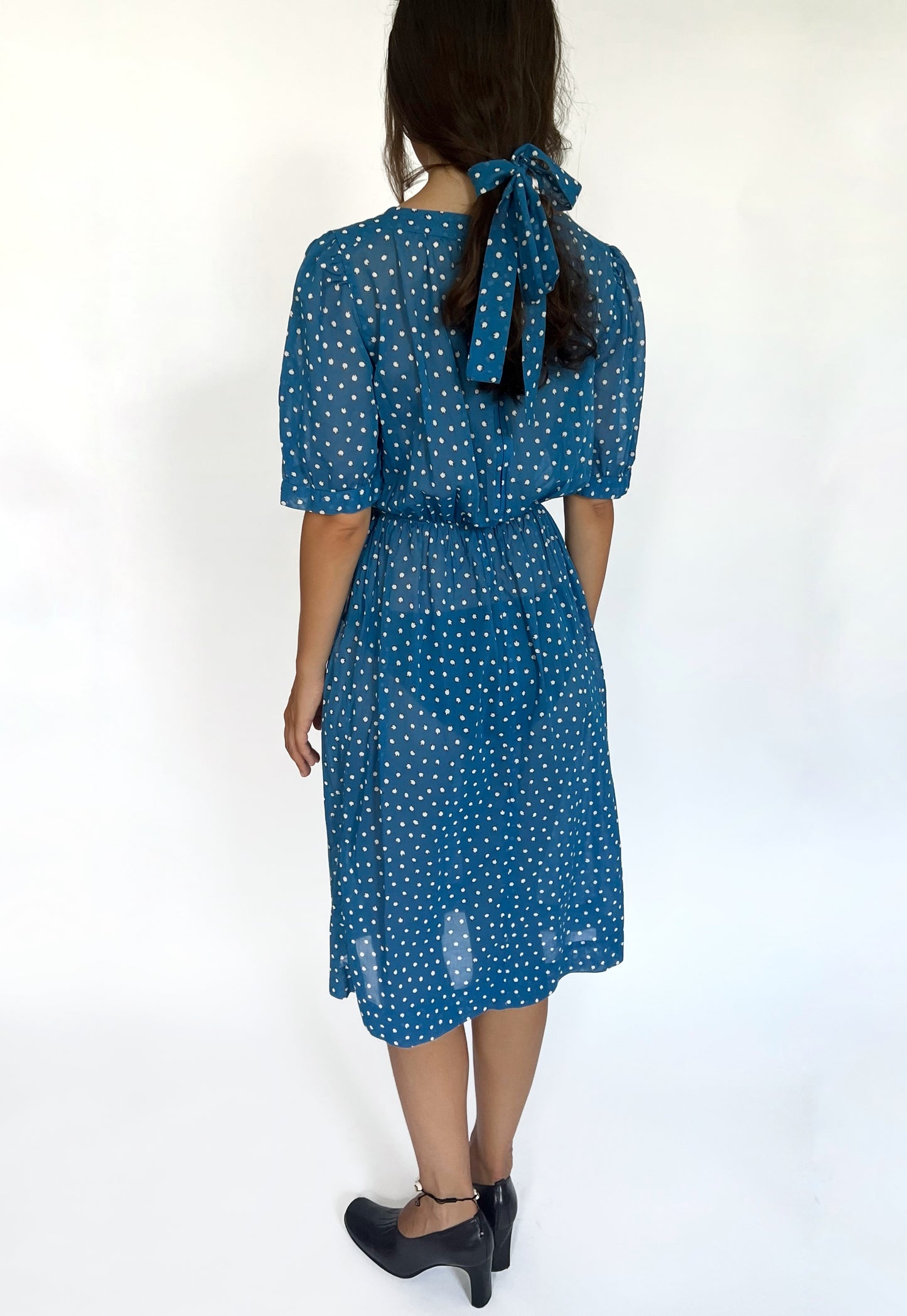 Vintage dress w/ tie <3