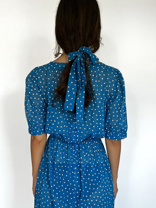 Vintage dress w/ tie <3