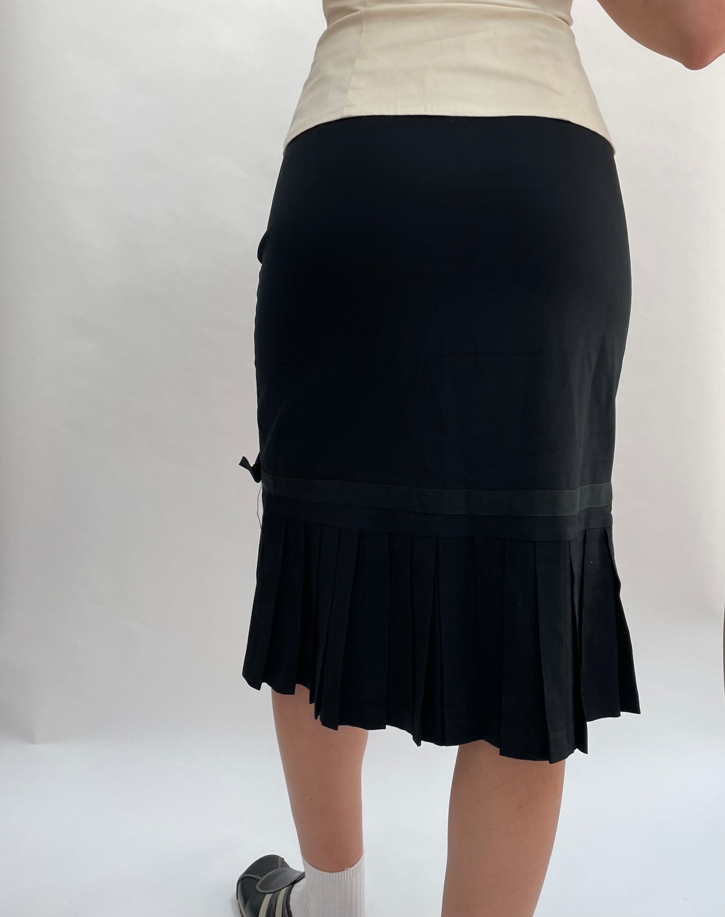 pleat bow skirt