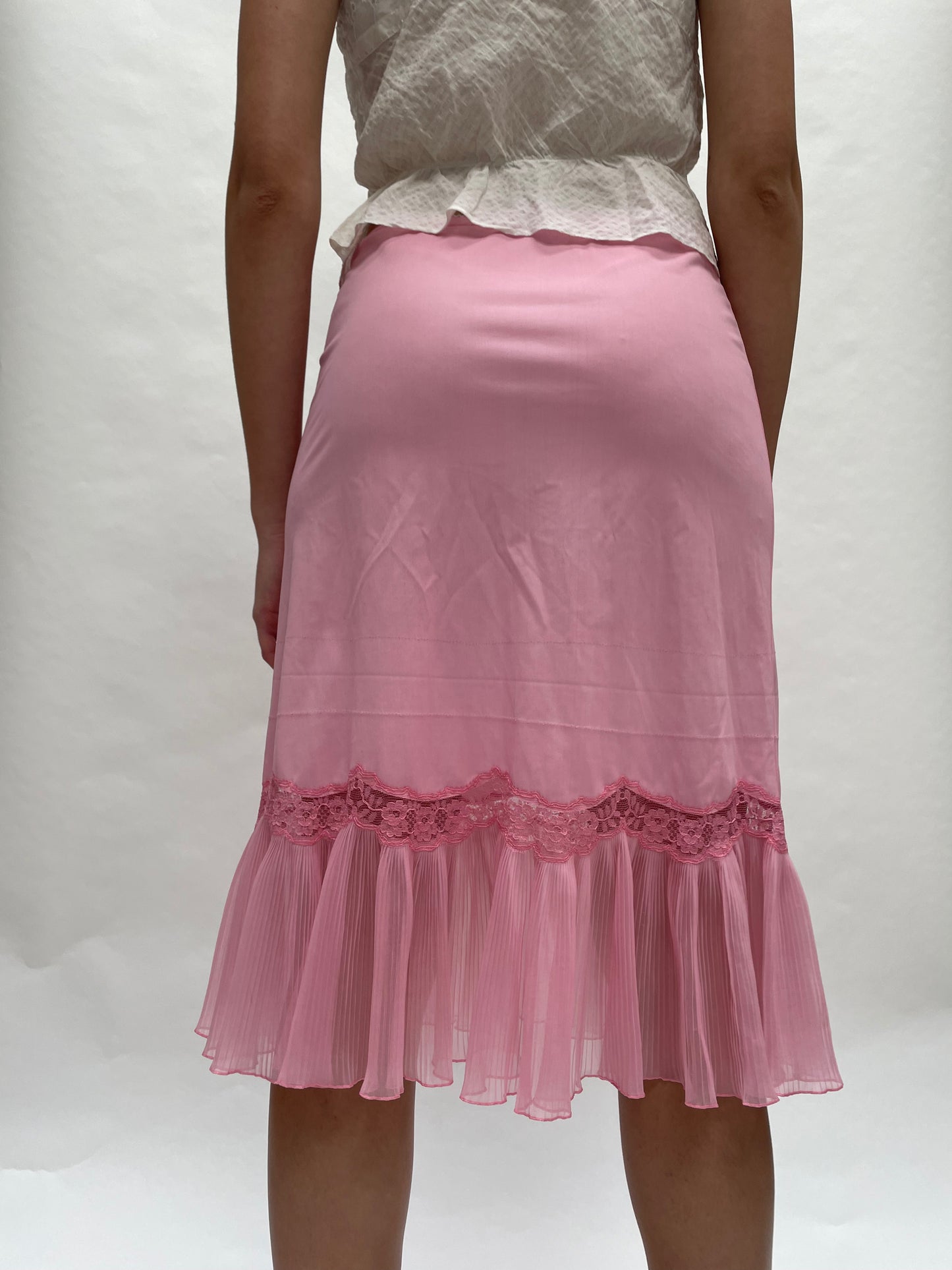 pink frilly skirt