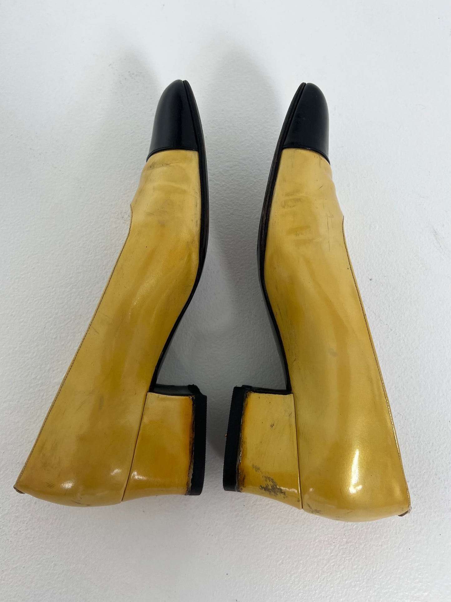 Chanel pump