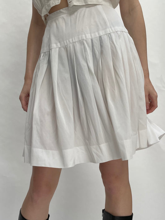 pleated white skirt